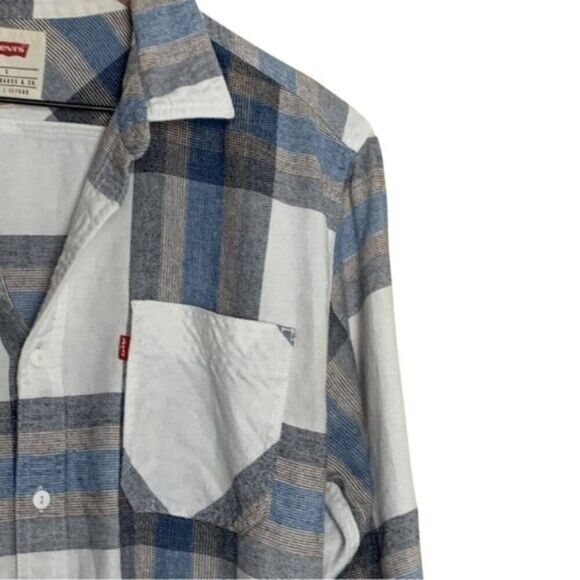 Men’s White and Blue Button Front Plaid Levi’s Flannel Top - Large - Picture 2 of 6
